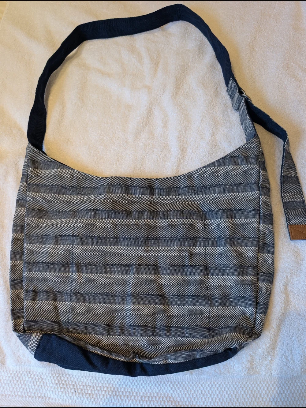 Thirty-One Retro Metro Y2K Blue Striped Canvas Slouchy Hobo Crossbody Bag Mint